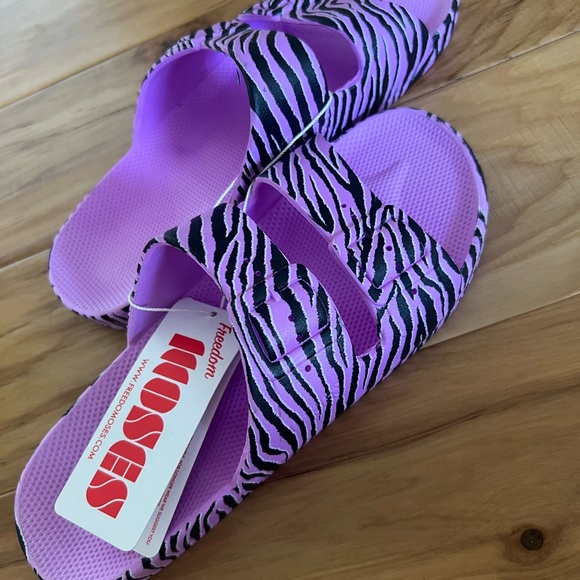 NWT FREEDOM MOSES - Purple Zebra Print Slide Sandals - 38/39 - Picture 8 of 8